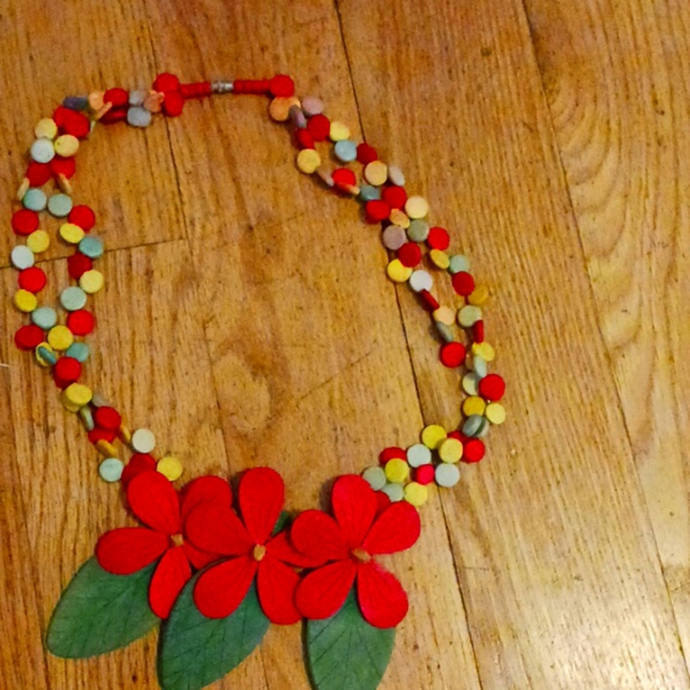 Adorable Vibrant Vintage Wooden Jewelry Set